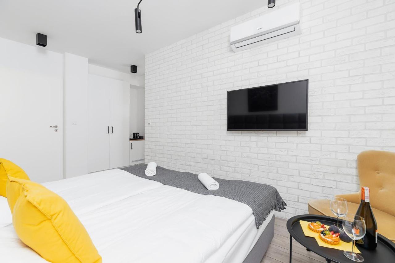 Апартаменты Studio Miodowa Krakow Kazimierz By Renters Экстерьер фото