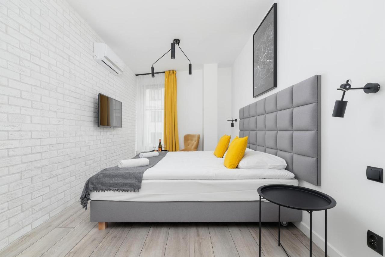 Апартаменты Studio Miodowa Krakow Kazimierz By Renters Экстерьер фото