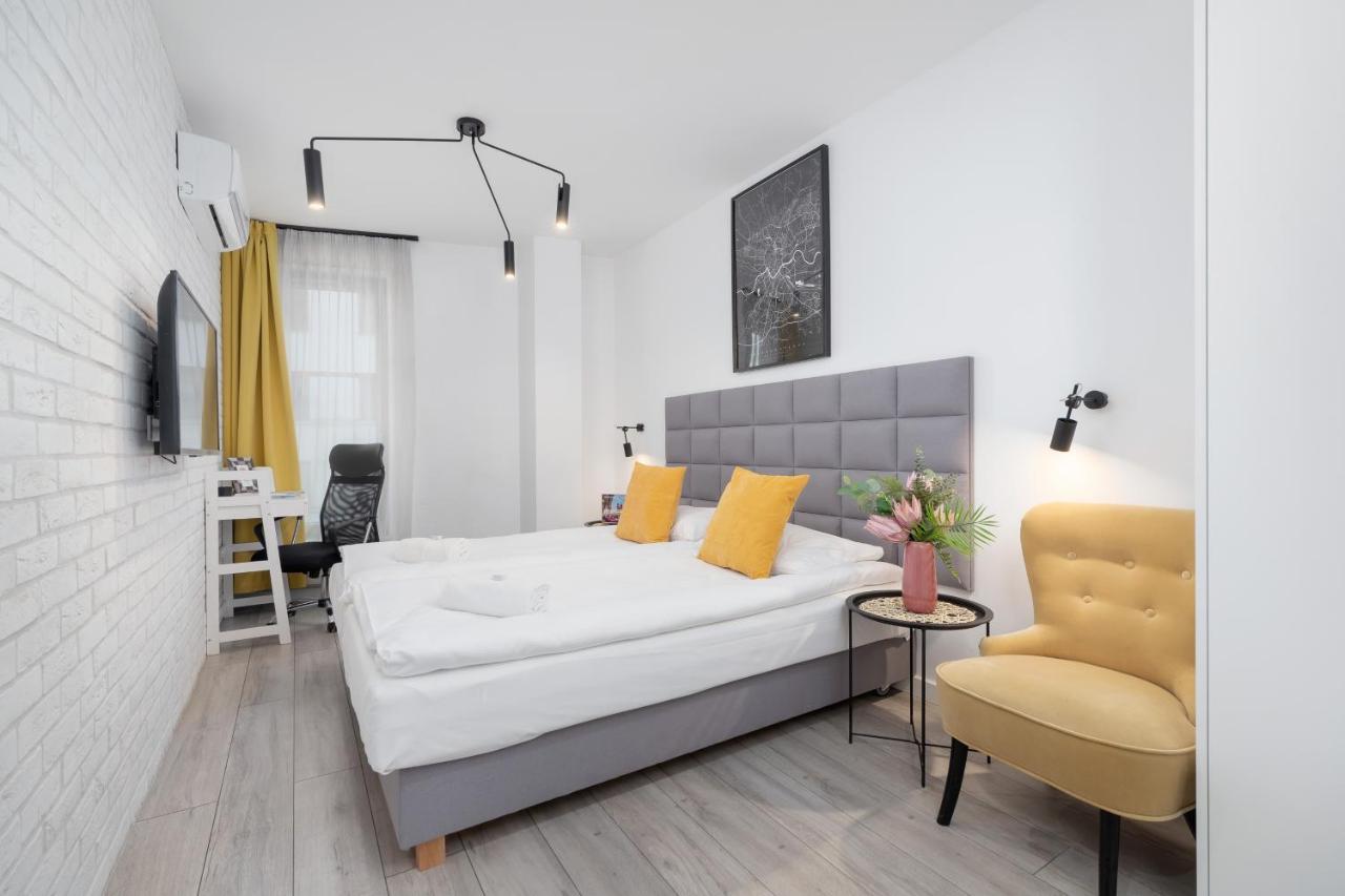Апартаменты Studio Miodowa Krakow Kazimierz By Renters Экстерьер фото